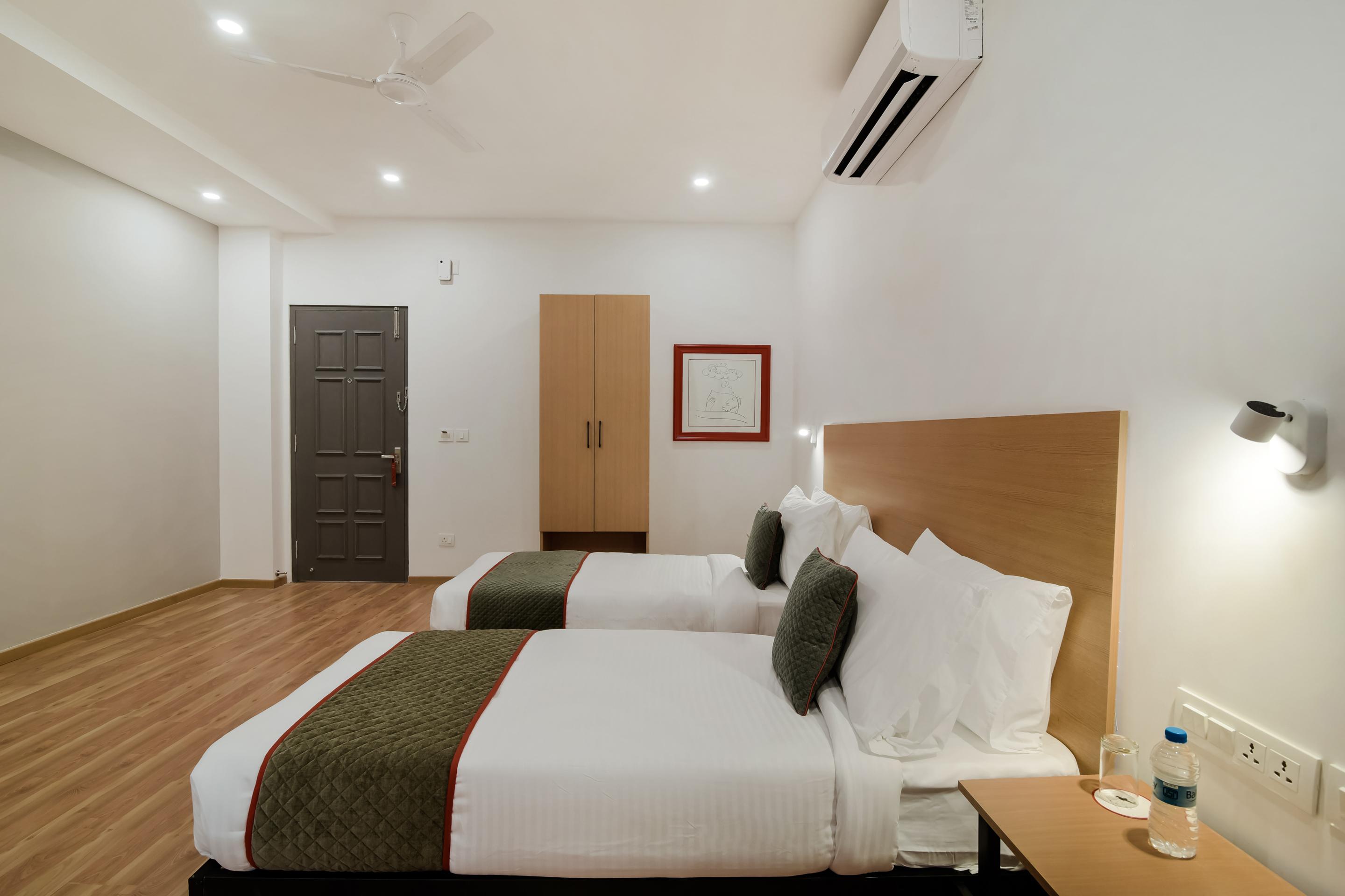 OYO Townhouse 091 Nungambakkam Hotel Chennai Luaran gambar