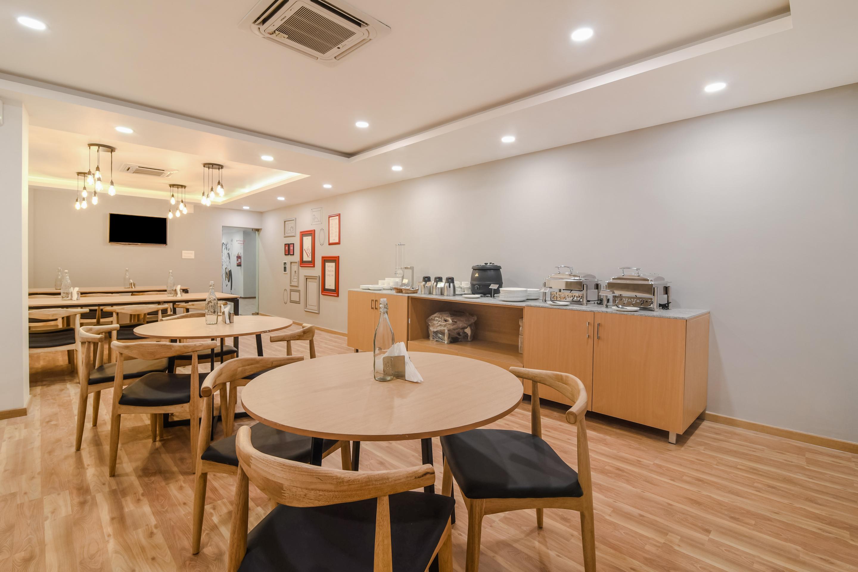 OYO Townhouse 091 Nungambakkam Hotel Chennai Luaran gambar