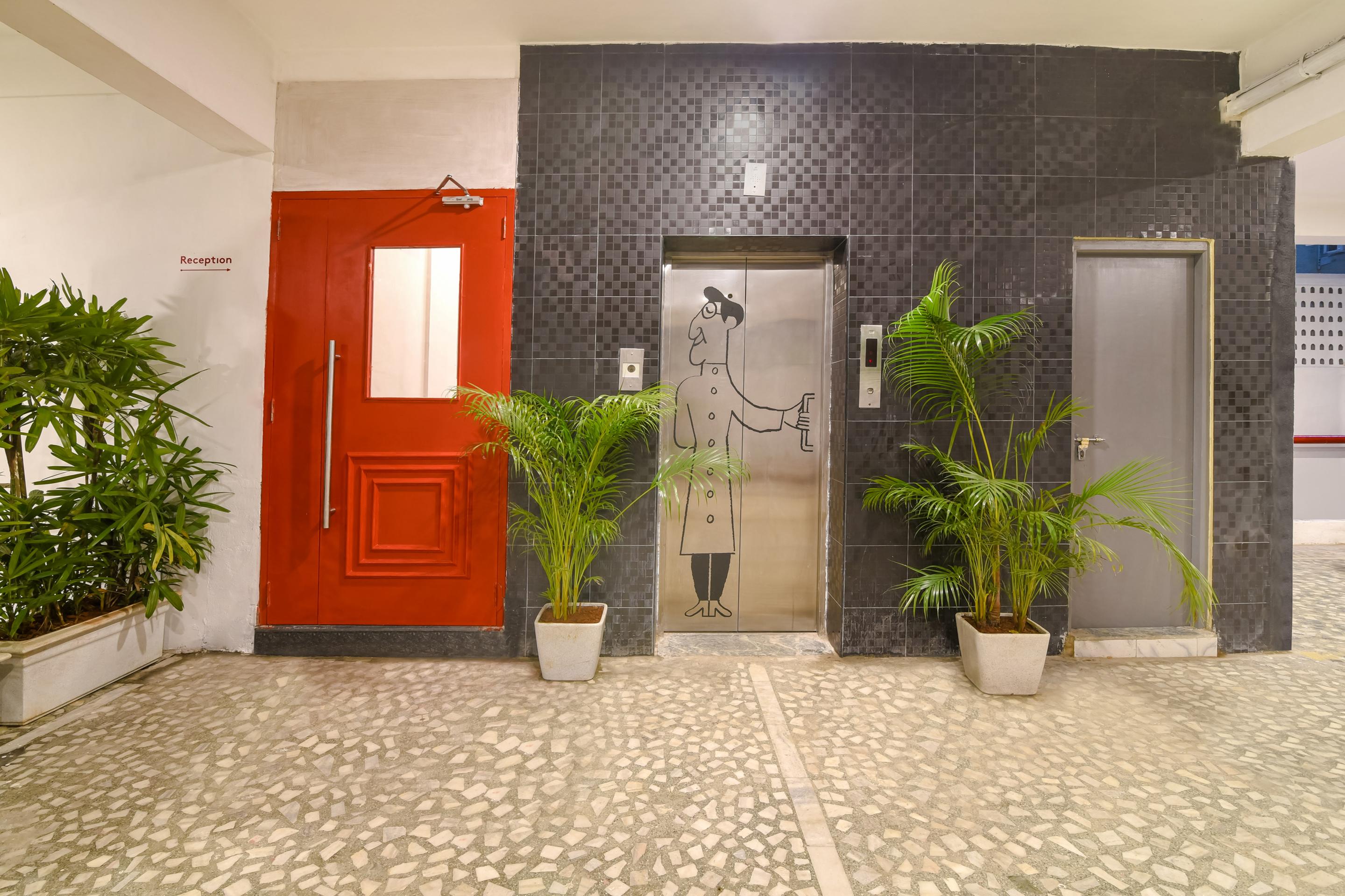 OYO Townhouse 091 Nungambakkam Hotel Chennai Luaran gambar
